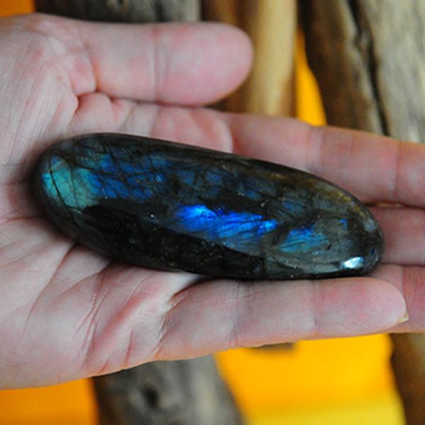 Les decos de cecile lithotherapie pierre galet labradorite 1